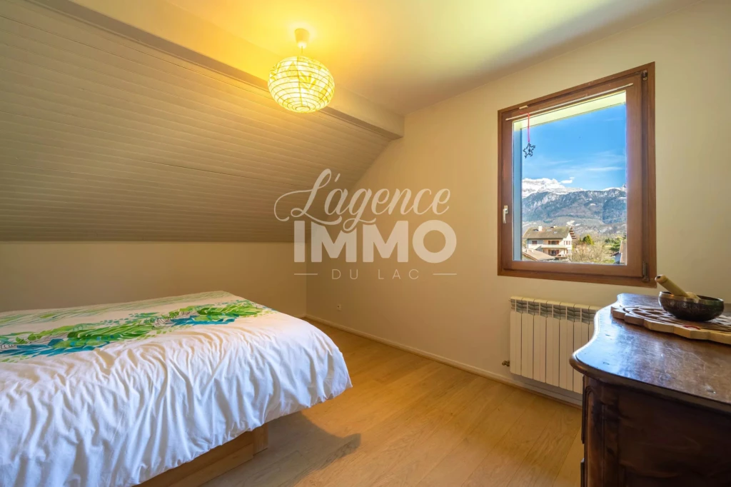 Mr Rouviere classique l'agence immo maison st jorioz vue tournette