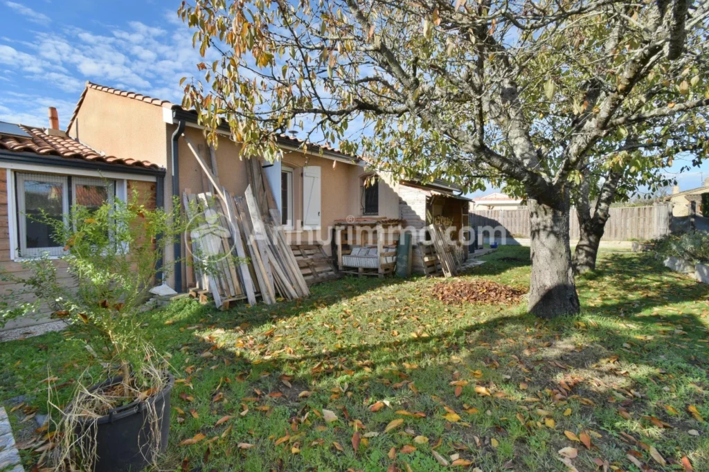 calme cuisine équipée double terrasse jardin kplaces de parking maison rénovée plaisance du touch poele à bois T4
