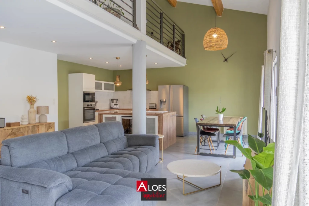 Maison Aigues-Mortes avec garage et appartement