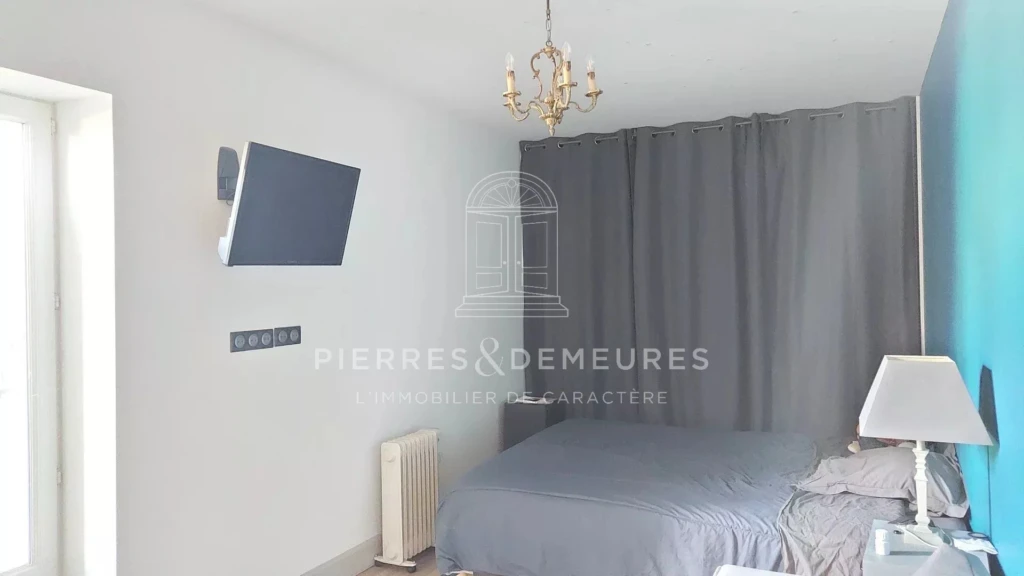 FERMETTE - VIVRE A LA CAMPAGNE - MAISON A VENDRE A MONTIPOURET - GRANGE RENOVEE - MAISON DE CAMPAGNE - PIERRE - POUTRES APPARENTES - BIEN ATYPIQUE - GITE - CHAMBRES D'HOTES -