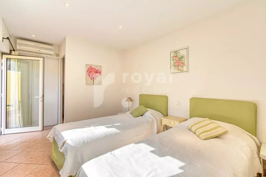 Chambre en-suite avec entrée indépendante dans un domaine fermé à Mougins