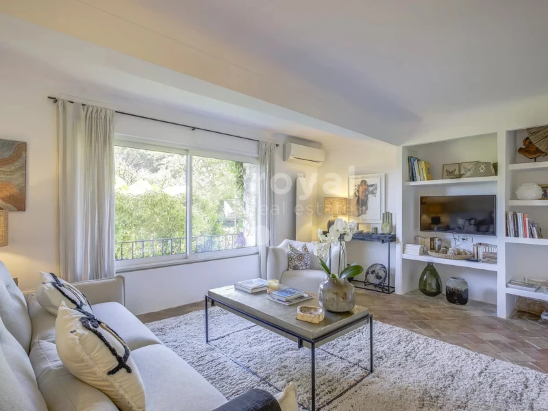 Chambre d'amis dans une maison de charme à Mougins