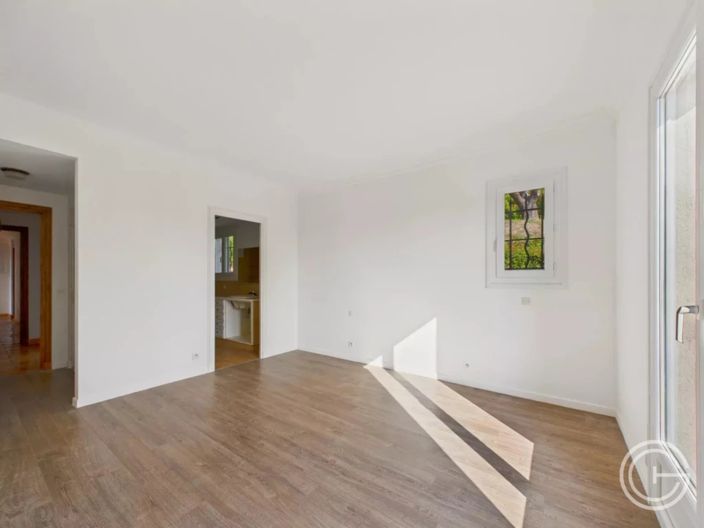 Villa individuelle 199m² avec Piscine + 1857m² de Jardin - LA COLLE SUR LOUP