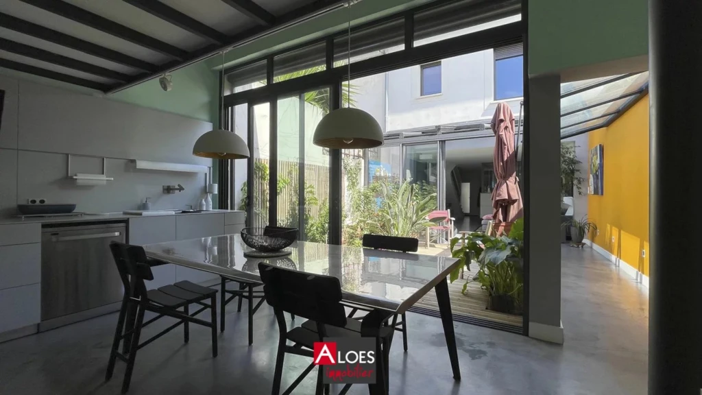 Maison Aigues-Mortes intra-muros avec garage