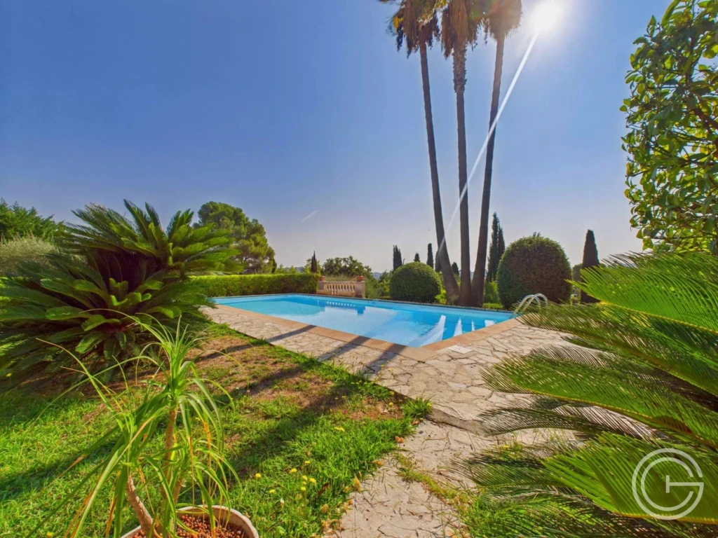 Villa individuelle 199m² avec Piscine + 1857m² de Jardin - LA COLLE SUR LOUP