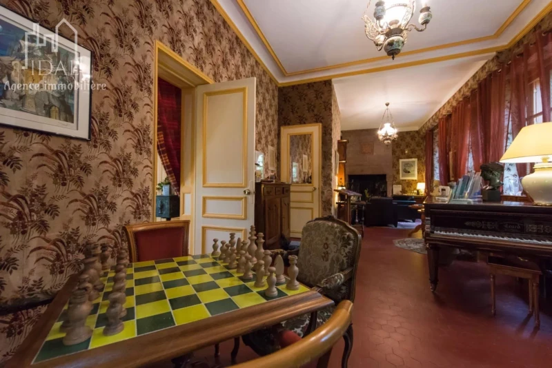 Salle à manger Lustre Moquette