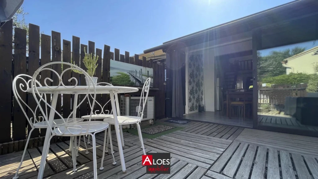 Maison Aigues-Mortes avec chambre de plain-pied, parking