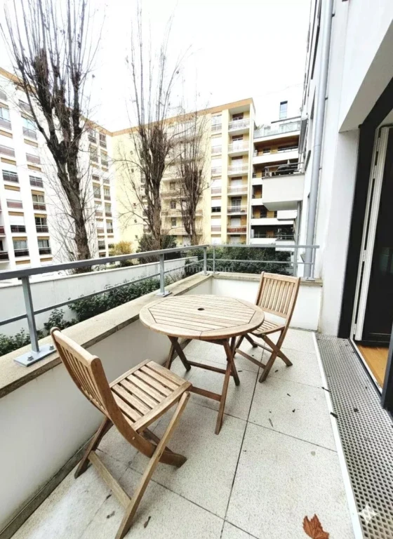 00