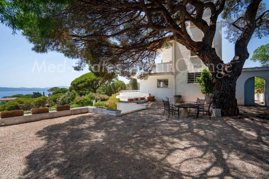 Villa modernist André Barbier-Bouvet Sainte Maxime Golfe de StTropez vue mer panoramique