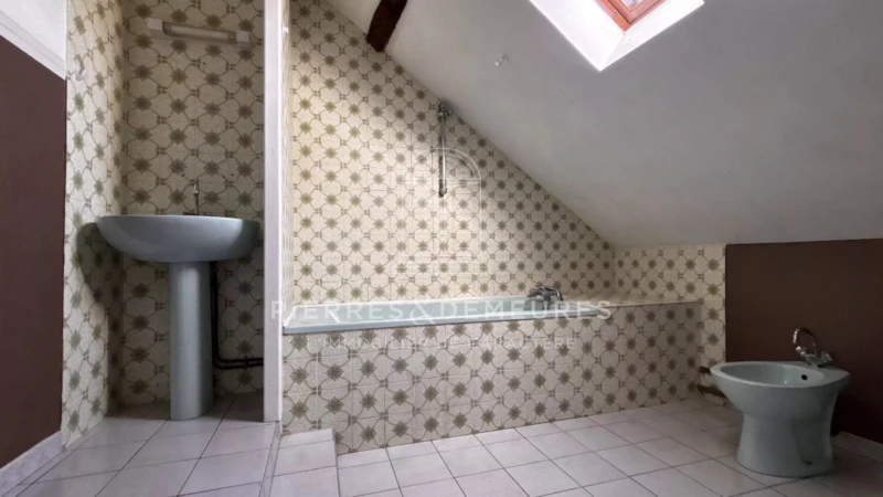 MAISON DE VILLAGE - MAISON A VENDRE A MONTIPOURET - MAISON AVEC JARDIN ET PUITS - MAISON DE VACANCES - MAISON EN PIERRE 