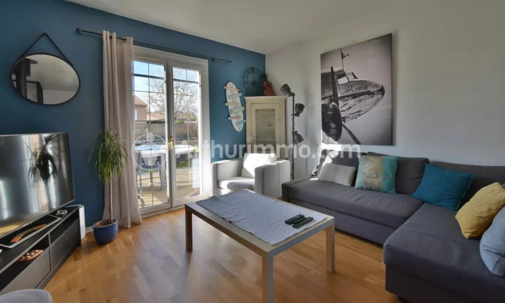 calme cuisine équipée double terrasse jardin kplaces de parking maison rénovée plaisance du touch poele à bois T4