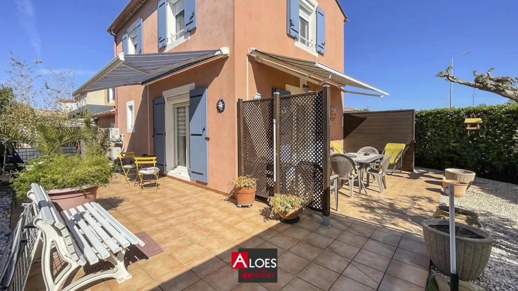 Maison Aigues-Mortes avec jardin