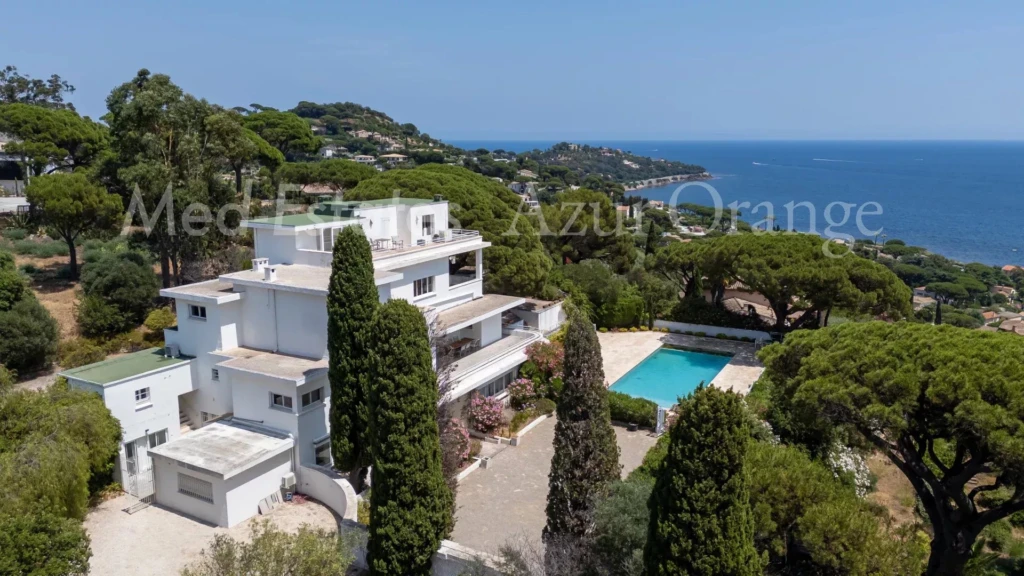 Villa modernist André Barbier-Bouvet Sainte Maxime Golfe de StTropez vue mer panoramique