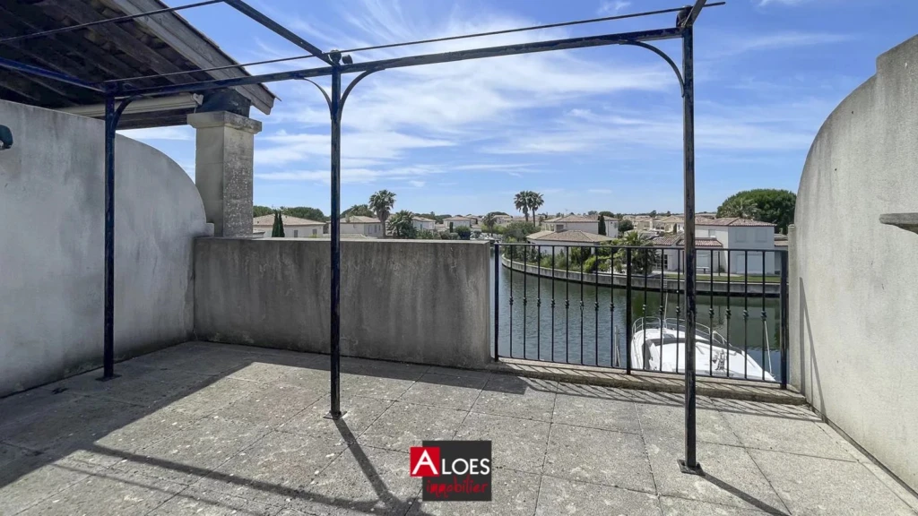 Marina Aigues-Mortes avec garage et parking