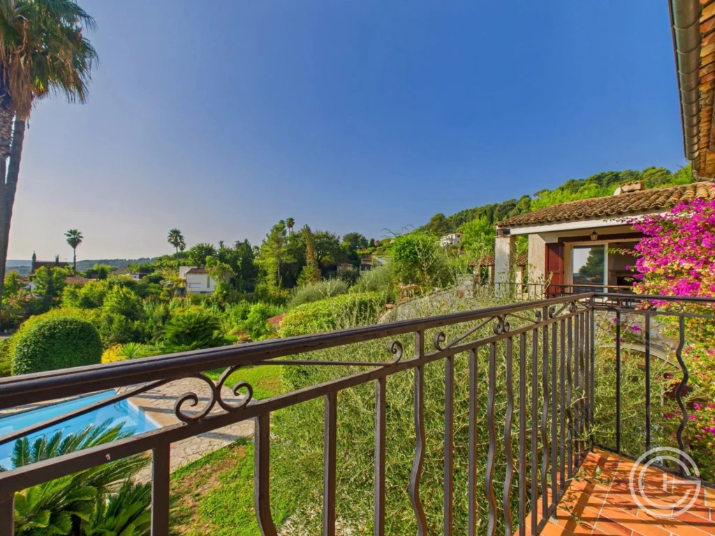 Villa individuelle 199m² avec Piscine + 1857m² de Jardin - LA COLLE SUR LOUP
