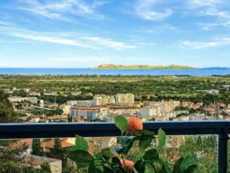 Vue panoramique mer, presqu’île de Giens et Îles d’Or.