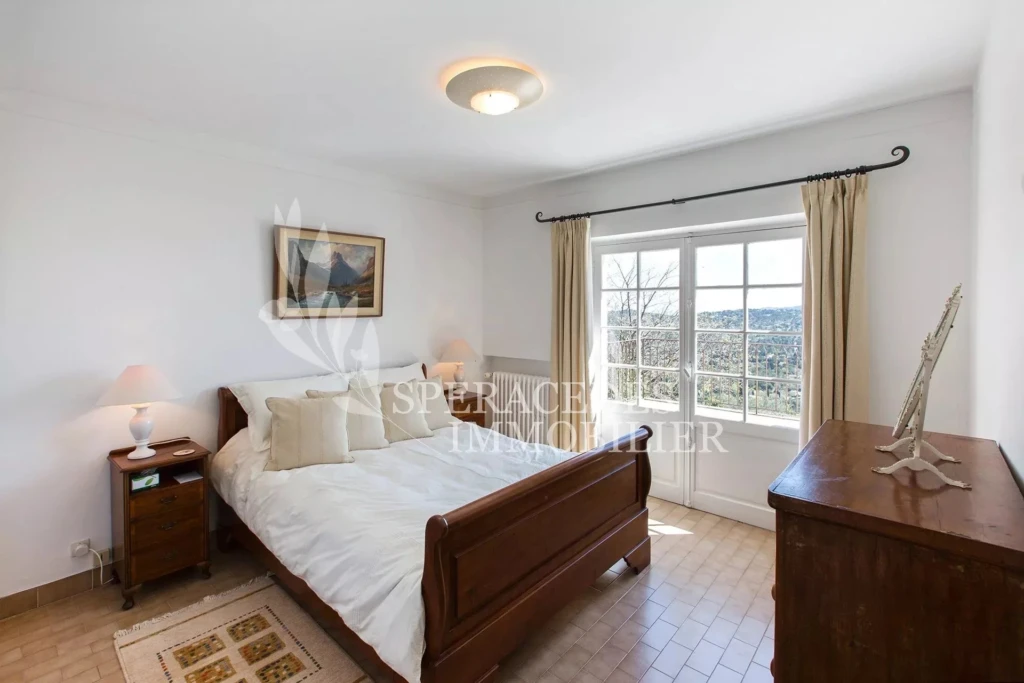 Chambre, lumière naturelle, carrelage