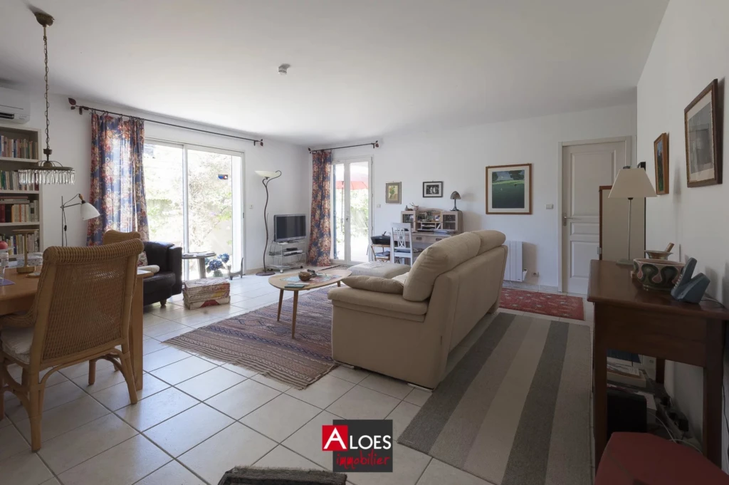 Maison Aigues-Mortes 4 pièces de plain-pied avec garage