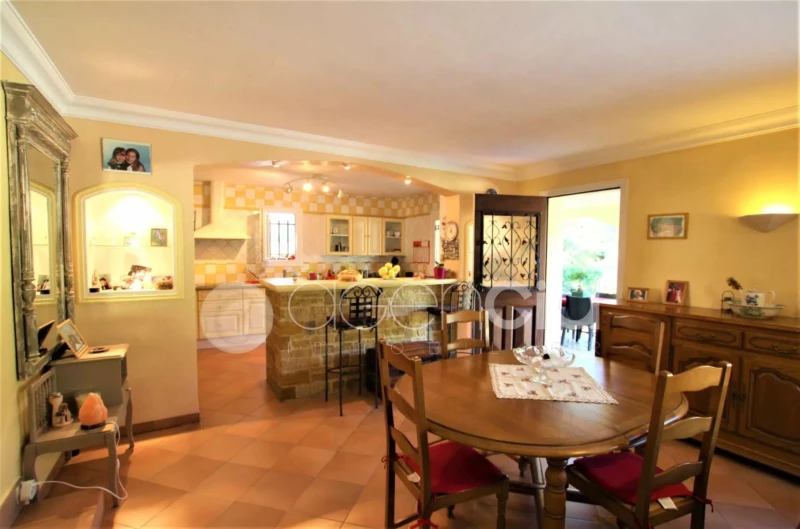 Salle à manger Bar Carrelage