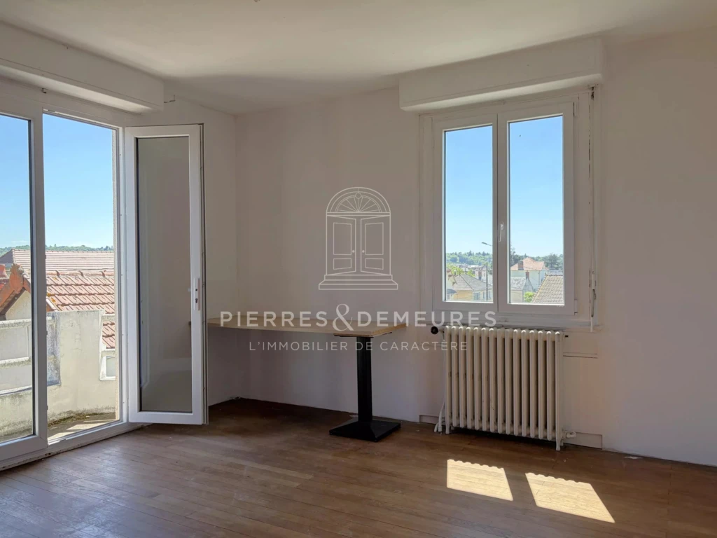 MAISON A VENDRE A SAINT-AMAND-MONTROND - MAISON FAMILIALE - MAISON LUMINEUSE - MAISON DE VILLE AVEC JARDIN A VENDRE - PARQUETS - 4 CHAMBRES