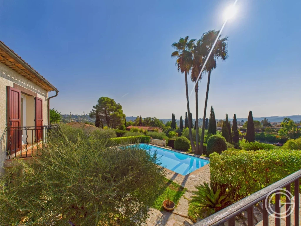 Villa individuelle 199m² avec Piscine + 1857m² de Jardin - LA COLLE SUR LOUP