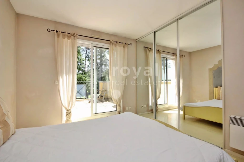 Chambre avec placards integrés - Royal Mougins Golf Club