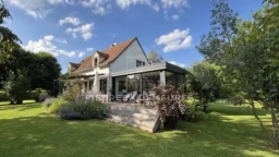 MAISON A VENDRE A ARDENTES - LONGERE - VERANDA - MAISON AVEC JARDIN - MAISON AVEC GARAGE - BIEN DE CHARME - POUTRES APPARENTES - TOMETTE - MAISON DE FAMILLE -