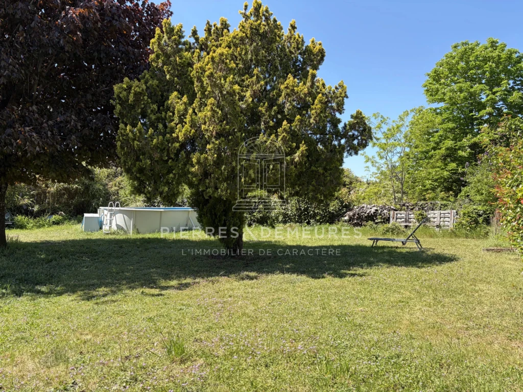 MAISON A VENDRE A SAINT-AMAND-MONTROND - MAISON FAMILIALE - MAISON LUMINEUSE - MAISON DE VILLE AVEC JARDIN A VENDRE - JARDIN CLOS SANS VIS-A-VIS
