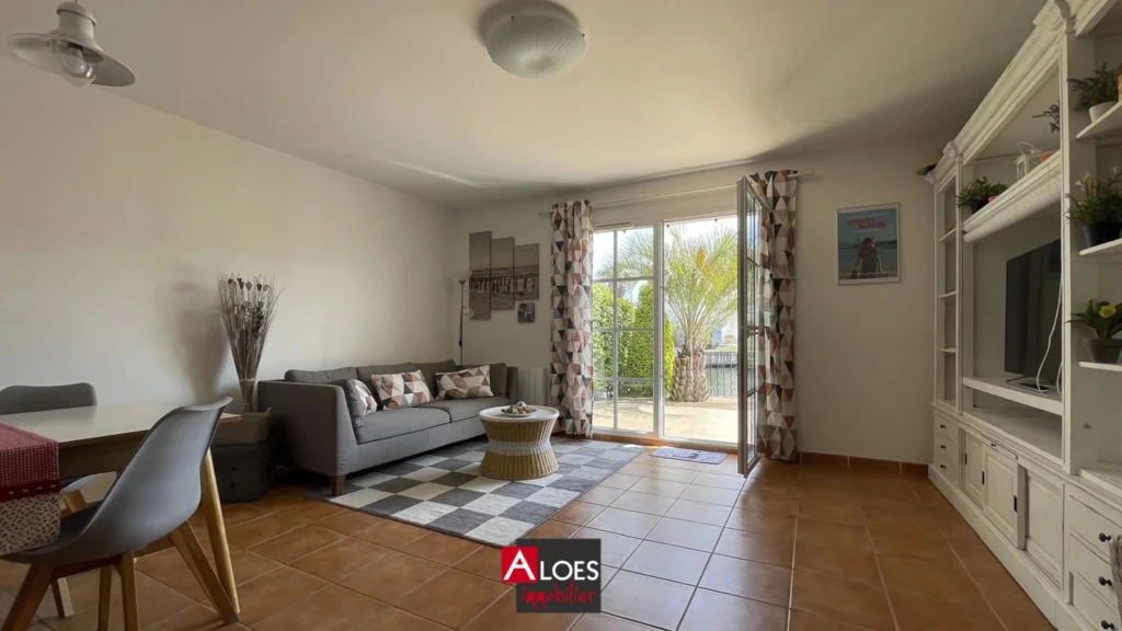 Marina Aigues-Mortes avec garage et parking