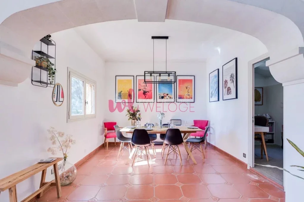 salle a manger ouverte sur sejour et cuisine