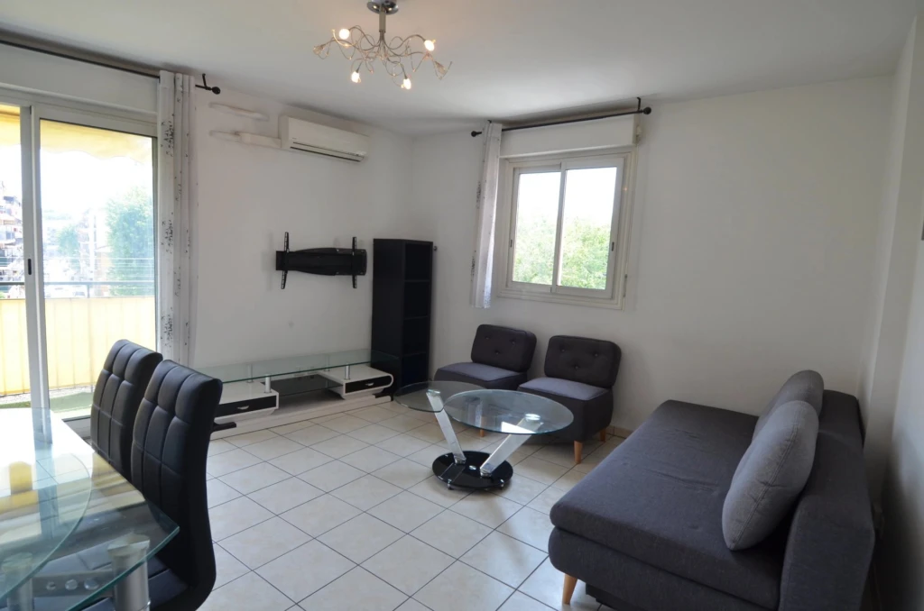 Salle de jeux Carrelage Lustre