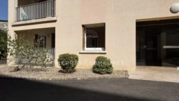 APPARTEMENT A VENDRE A LA CHATRE - APPARTEMENT TYPE 2 CLIMATISE AVEC CAVE ET PARKING -- APPARTEMENT SANS TRAVAUX - APPARTEMENT ACCESSIBLE PERSONNE A MOBILITE REDUITE -