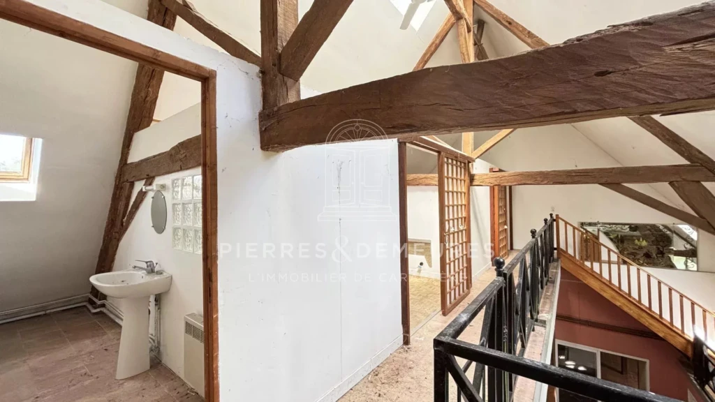 FERMETTE - VIVRE A LA CAMPAGNE - MAISON A VENDRE A MONTIPOURET - GRANGE RENOVEE - MAISON DE CAMPAGNE - PIERRE - POUTRES APPARENTES - SEJOUR CATHEDRAL - MEZZANINE - BIEN ATYPIQUE