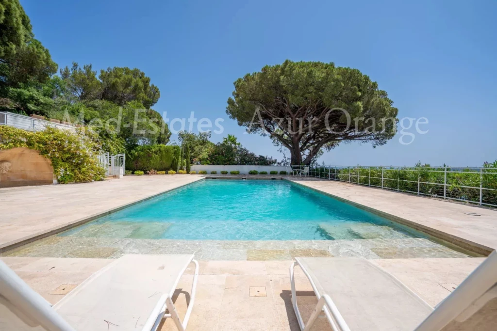 Villa modernist André Barbier-Bouvet Sainte Maxime Golfe de StTropez vue mer panoramique