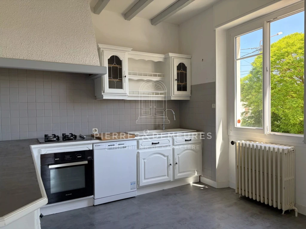 MAISON A VENDRE A SAINT-AMAND-MONTROND - MAISON FAMILIALE - MAISON LUMINEUSE - MAISON DE VILLE AVEC JARDIN A VENDRE - PARQUETS