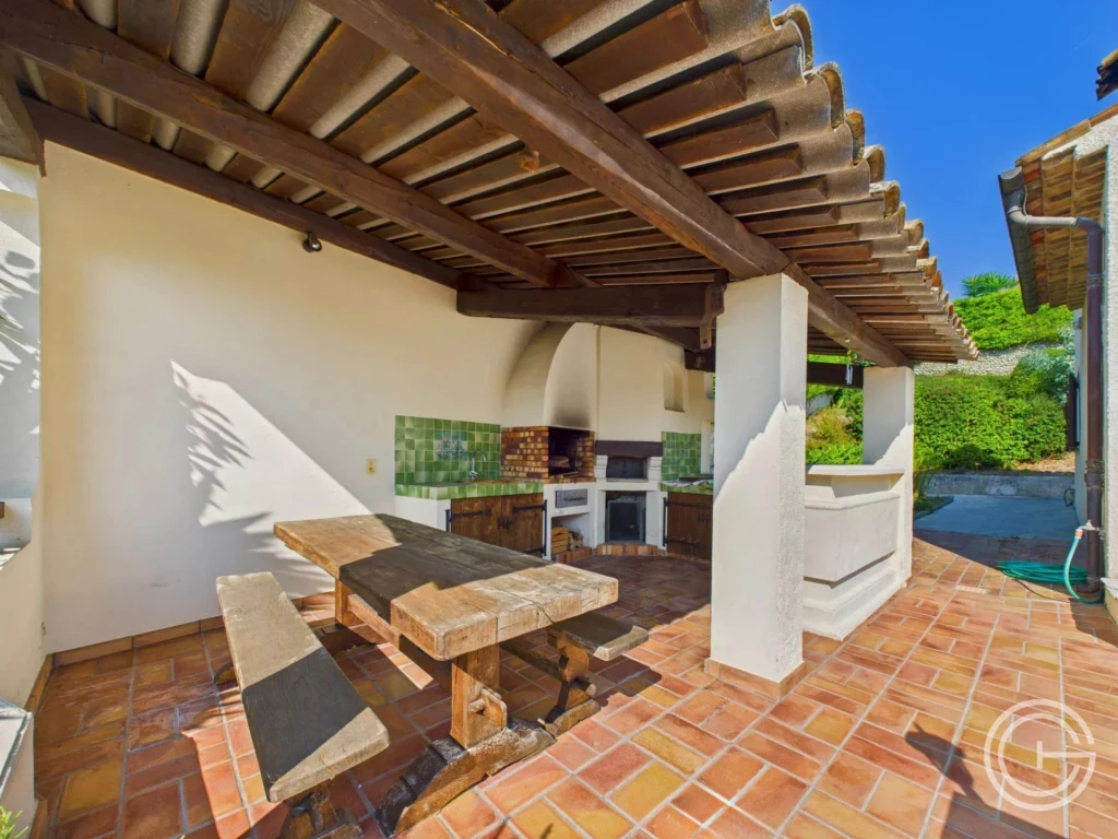 Villa individuelle 199m² avec Piscine + 1857m² de Jardin - LA COLLE SUR LOUP