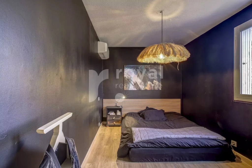 Chambre élégante dans appartement rénové à pied du centre Valbonne
