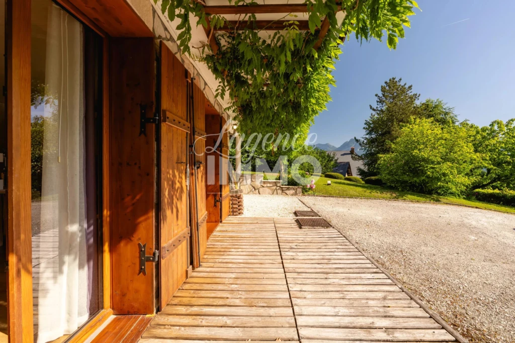 448 chemin du buloz chalet l'agence immo st jorioz vue lac