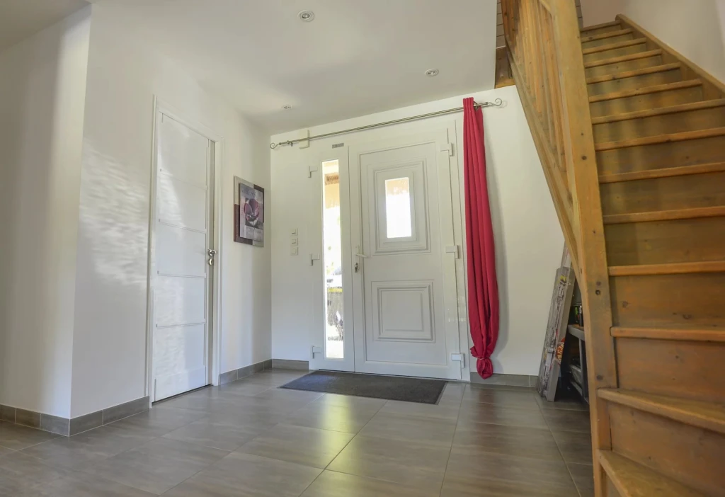 France. SAGL, Reportage photo vente maison LOUER.
FNG