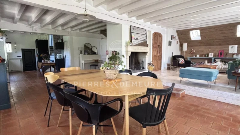 MAISON A VENDRE A ARDENTES - LONGERE - VERANDA - MAISON AVEC JARDIN - MAISON AVEC GARAGE - BIEN DE CHARME - POUTRES APPARENTES - TOMETTE - MAISON DE FAMILLE -
