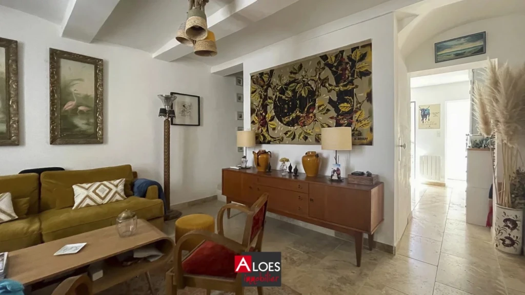 Maison Aigues-Mortes intra-muros avec patio