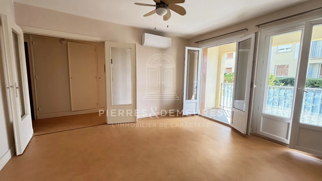 APPARTEMENT A VENDRE A LA CHATRE - APPARTEMENT TYPE 2 CLIMATISE AVEC CAVE ET PARKING -- APPARTEMENT SANS TRAVAUX - APPARTEMENT ACCESSIBLE PERSONNE A MOBILITE REDUITE -