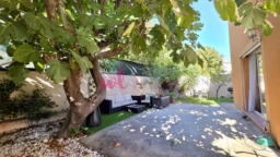 beau jardin a l'abri des regards marseille 13e
