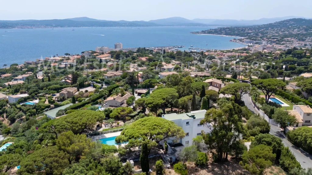 Villa modernist André Barbier-Bouvet Sainte Maxime Golfe de StTropez vue mer panoramique