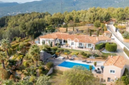 vue du ciel villa la ciotat avec dépendances