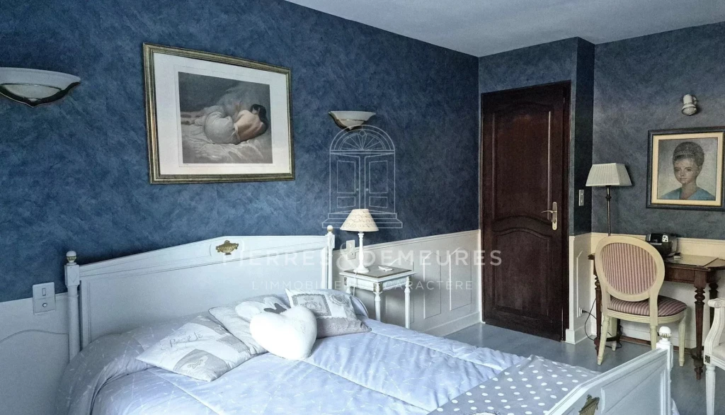 intérieur charmant-lieu accueillant-fonctionnel-sans travaux-vue sur la piscine