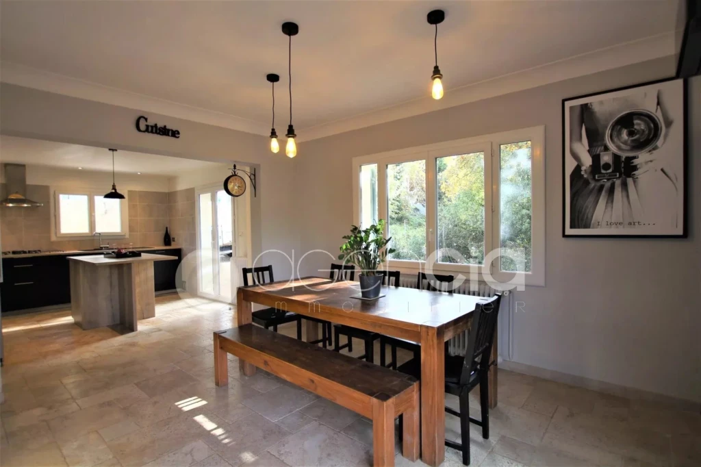 Salle à manger Carrelage Îlot de cuisine
