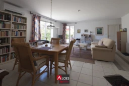 Maison Aigues-Mortes 4 pièces de plain-pied avec garage