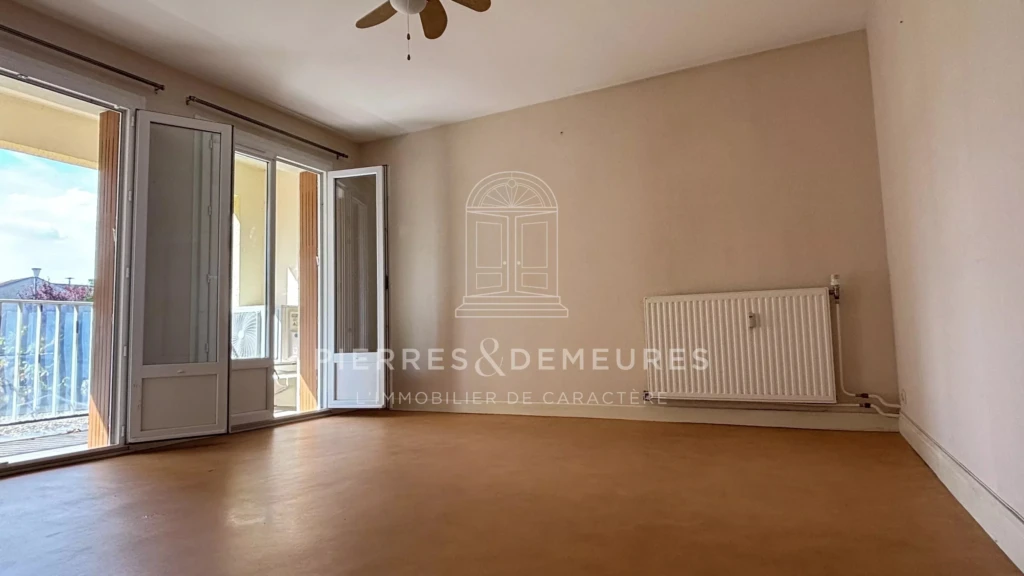 APPARTEMENT A VENDRE A LA CHATRE - APPARTEMENT TYPE 2 CLIMATISE AVEC CAVE ET PARKING -- APPARTEMENT SANS TRAVAUX - APPARTEMENT ACCESSIBLE PERSONNE A MOBILITE REDUITE -