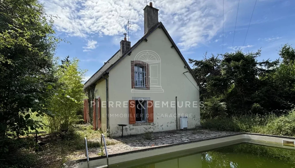 FERMETTE - VIVRE A LA CAMPAGNE - MAISON A VENDRE A MONTIPOURET - GRANGE RENOVEE - MAISON DE CAMPAGNE - PIERRE - POUTRES APPARENTES - SEJOUR CATHEDRAL - MEZZANINE - BIEN ATYPIQUE